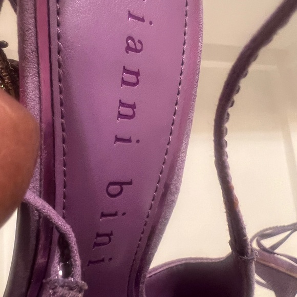 Elegant beautiful shine purple heels - Picture 3 of 5